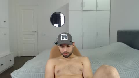 onebestlover online show from September 14, 12:17 pm