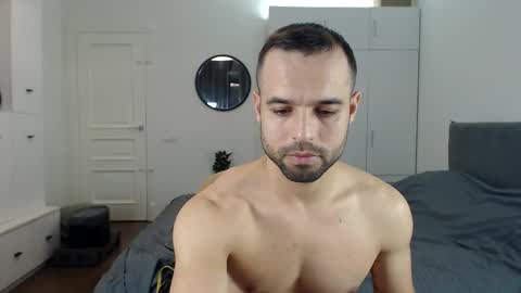 onebestlover online show from November 17, 3:36 pm