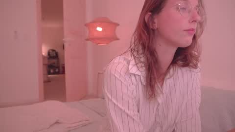 Ariel online show from October 4, 9:56 pm