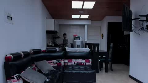 YIN MIGUEL online show from May 13, 4:49 pm