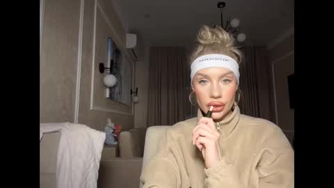 onesweet_baby online show from February 7, 7:17 pm