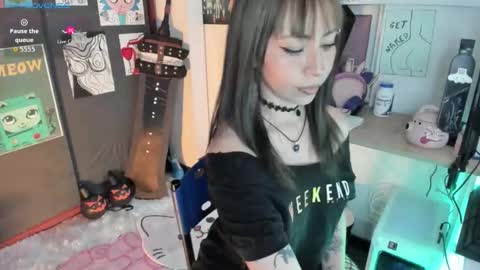 oni_dakotta online show from October 25, 3:01 pm