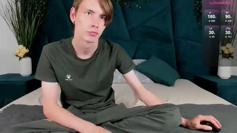 Snapshot of only_eric chatting on October 1, 3:33 pm Erick  online show from October 1, 3:33 pm