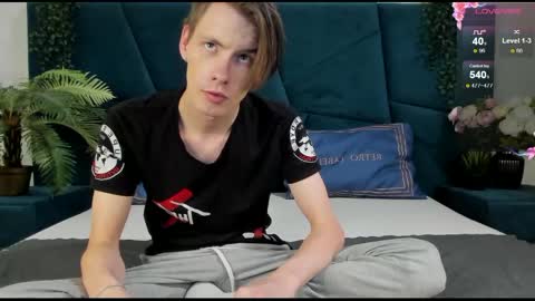 Snapshot of only_eric chatting on February 24, 8:58 pm Erick  online show from February 24, 8:58 pm