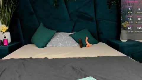 Snapshot of only_eric chatting on September 22, 2:43 pm Erick  online show from September 22, 2:43 pm