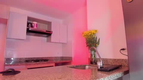 Snapshot of only_pammela chatting on September 23, 1:43 am misssaray official online show from September 23, 1:43 am