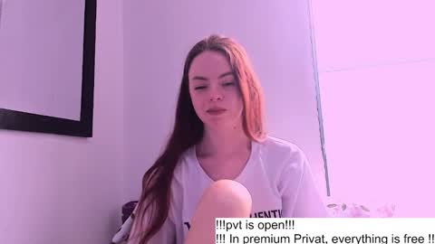 only_sarah1 online show from October 17, 10:25 pm