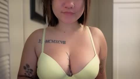 Miss Girly online show from March 28, 6:37 am