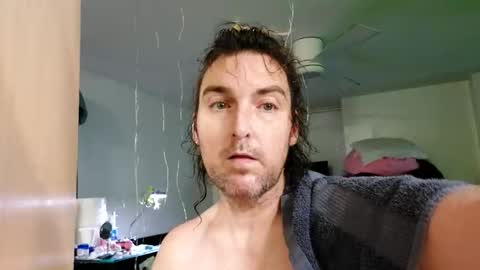 Snapshot of opalockajoe chatting on September 18, 1:31 am TsJojo online show from September 18, 1:31 am