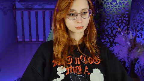 Snapshot of orianna_blade chatting on January 4, 1:21 pm Orianna -  Hi Im into geek culture cosplay crafting LARP games. Shall we play DnD online show from January 4, 1:21 pm