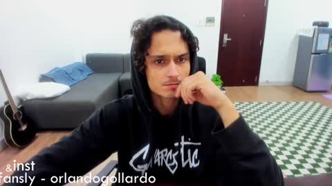 Snapshot of orlando__bloom chatting on January 14, 2:00 pm Fansly and Instagram -  online show from January 14, 2:00 pm