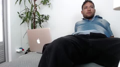 Snapshot of orlando_horny chatting on September 29, 10:09 pm orlando_horny online show from September 29, 10:09 pm