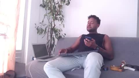 Snapshot of orlando_horny chatting on September 25, 9:11 pm orlando_horny online show from September 25, 9:11 pm