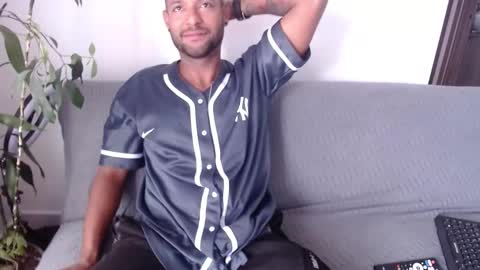 Snapshot of orlando_horny chatting on October 15, 8:09 pm orlando_horny online show from October 15, 8:09 pm
