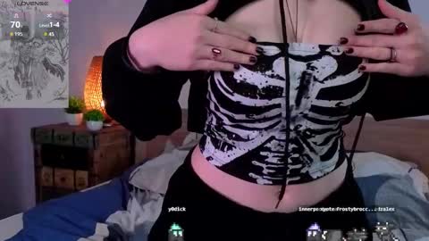 Snapshot of orvacurington chatting on October 4, 7:44 pm Ashley online show from October 4, 7:44 pm