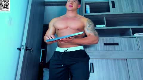 Snapshot of oskar_ford21 chatting on September 25, 1:56 am Oskar Ford NEW ACCOUNT online show from September 25, 1:56 am