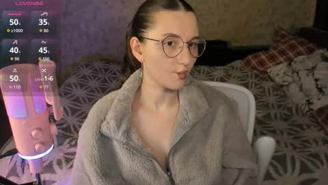 Leliana online show from December 18, 11:27 am