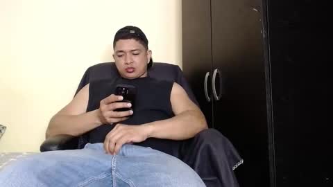 Snapshot of otto_stud chatting on October 13, 3:41 am otto_stud online show from October 13, 3:41 am