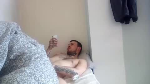 Snapshot of owen162462 chatting on March 7, 10:02 am Owen kayz online show from March 7, 10:02 am