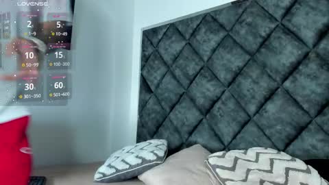 O W E N - S T O N E online show from November 25, 12:15 pm