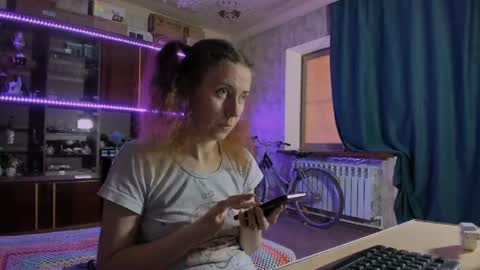 Ella online show from June 7, 8:30 am