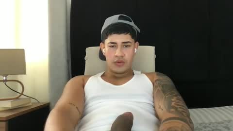 Javi    online show from February 12, 9:22 pm