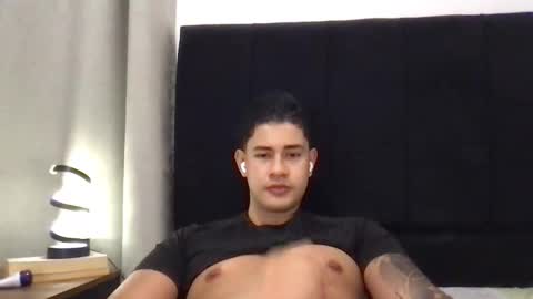 Javi    online show from May 26, 5:46 am