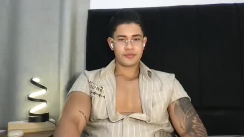 Javi    online show from May 11, 5:58 am