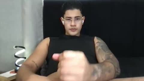 Javi    online show from May 16, 11:03 pm