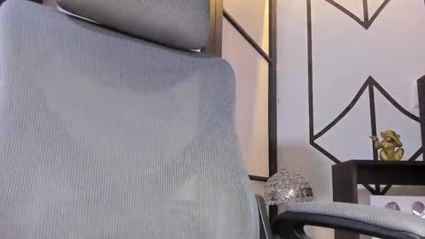 Snapshot of paigejayden chatting on February 18, 2:27 am Paige online show from February 18, 2:27 am