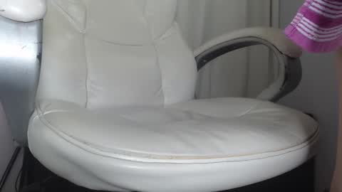 paiperhalliwey online show from March 9, 12:20 pm