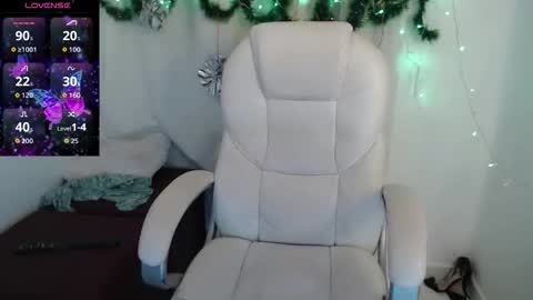 paiperhalliwey online show from December 17, 4:14 pm