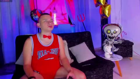 LIAN AND JACK online show from October 29, 6:37 am