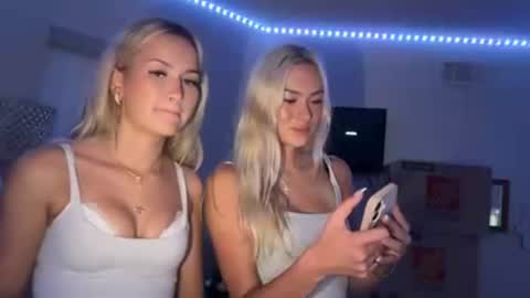 paisleyowens online show from July 24, 8:22 am