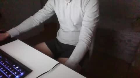 pajaritosenelaire online show from April 2, 3:19 pm