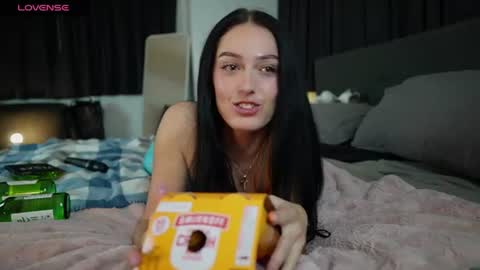 Holly  online show from June 13, 9:52 am