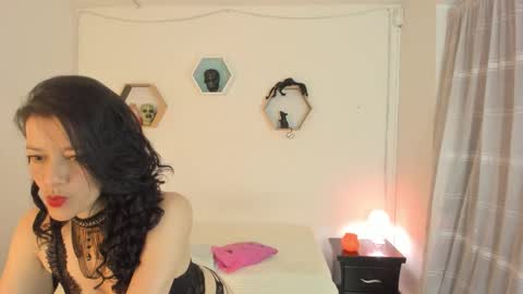 Paloma  online show from October 16, 9:35 pm