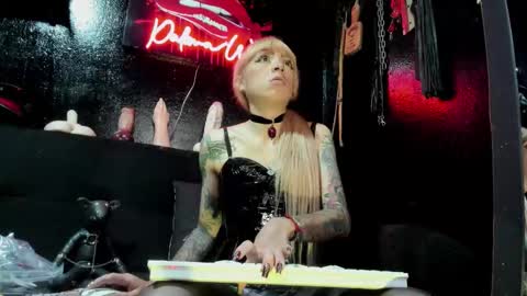 Paloma online show from October 2, 9:57 pm