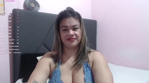 pamela_echeverria online show from November 19, 10:25 am