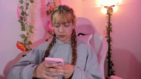 pamelajhonsom online show from June 16, 5:55 am
