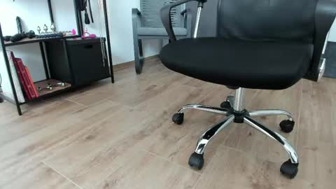 pampersandspanking online show from March 28, 9:43 am