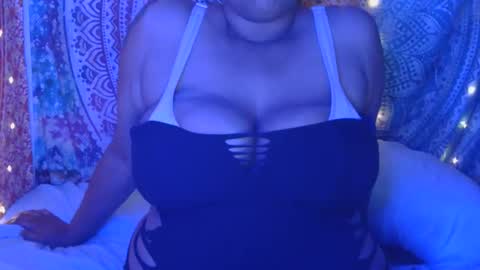 Nia Angels online show from November 28, 1:13 am