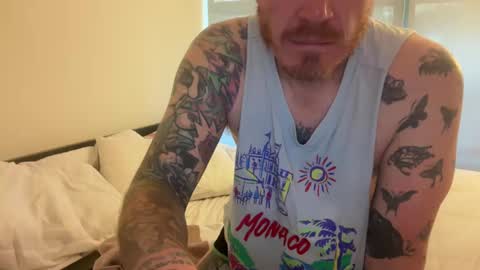 Red online show from December 25, 8:17 pm