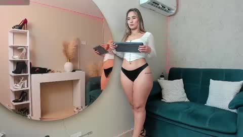 paolarey_ online show from February 26, 2:41 am