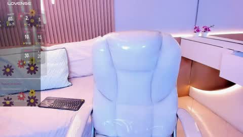 Amy and my doll online show from April 12, 7:45 am