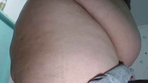 Snapshot of pareja_explosivasexx chatting on September 21, 7:34 am Luna online show from September 21, 7:34 am