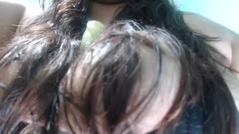 Snapshot of pareja_explosivasexx chatting on February 21, 4:18 am Luna online show from February 21, 4:18 am
