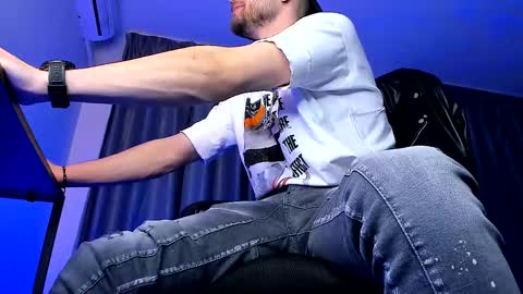 Paris online show from February 25, 3:42 am