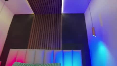 PARIS online show from February 17, 8:52 pm