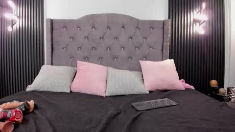Snapshot of parys_hot chatting on October 21, 2:05 am parys_hot online show from October 21, 2:05 am